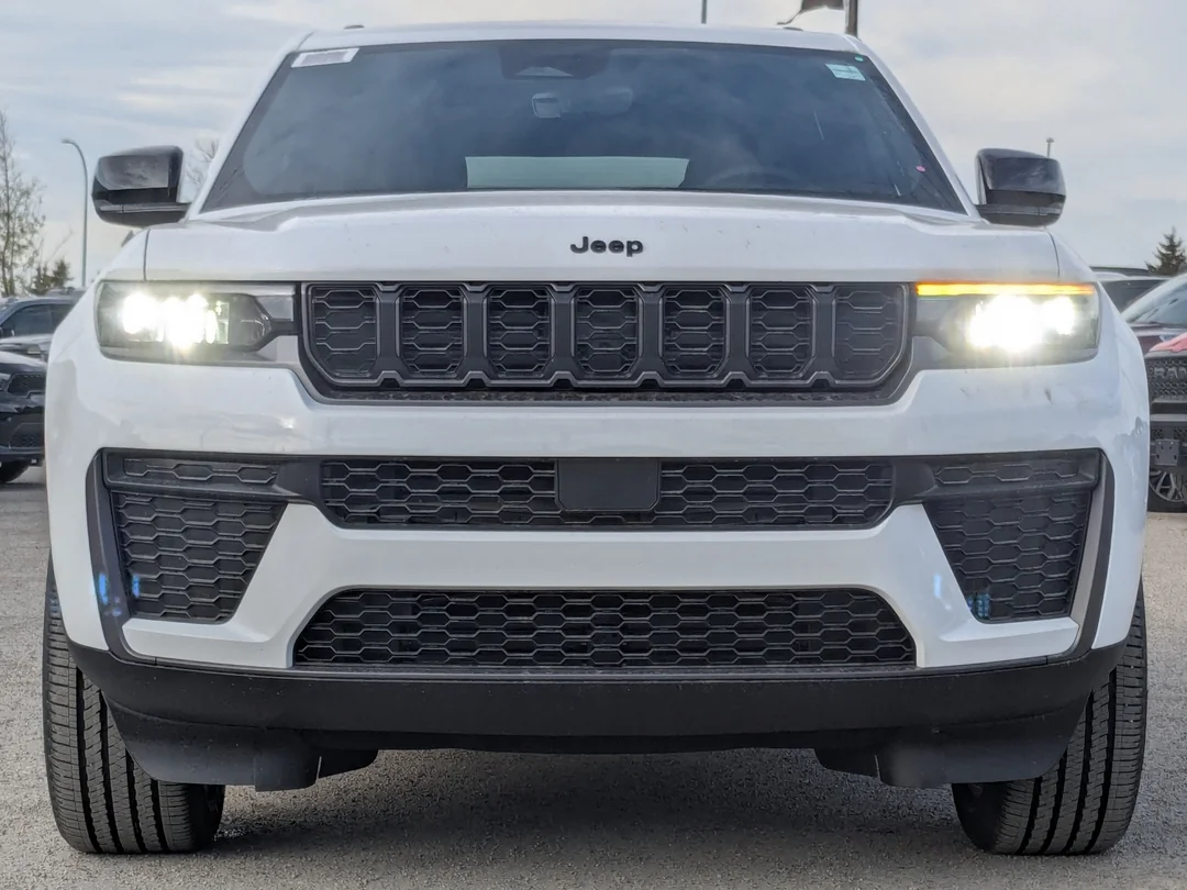 New 2026 White Jeep Altitude - - 4x4 - 20 Gloss Black Wheels - Remote Start - Capri Leatherette & More! image 3