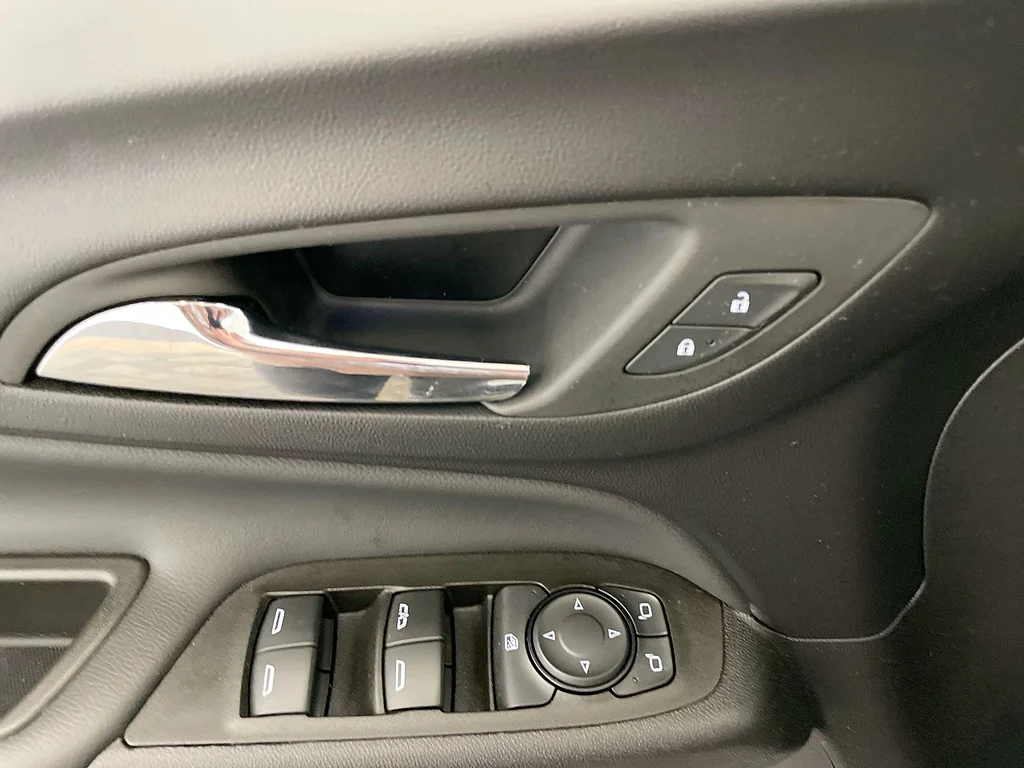 Used 2024 Summit White Chevrolet LT image 23