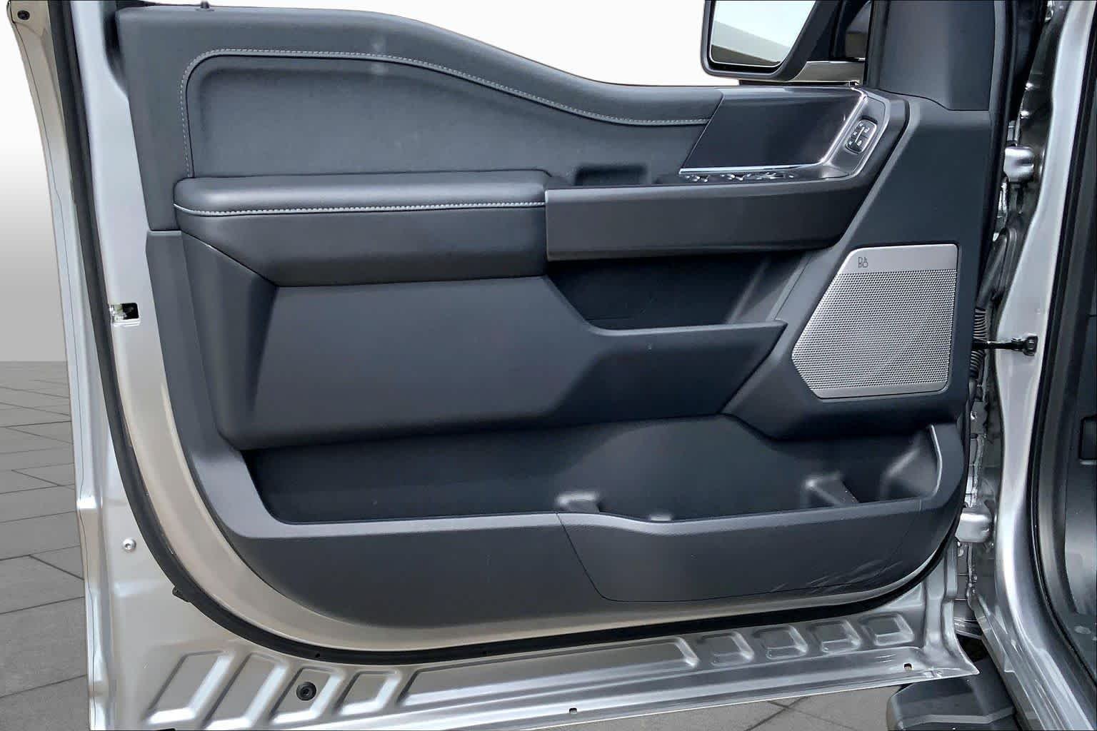 Used 2024 Iconic Silver Metallic Ford LARIAT image 20