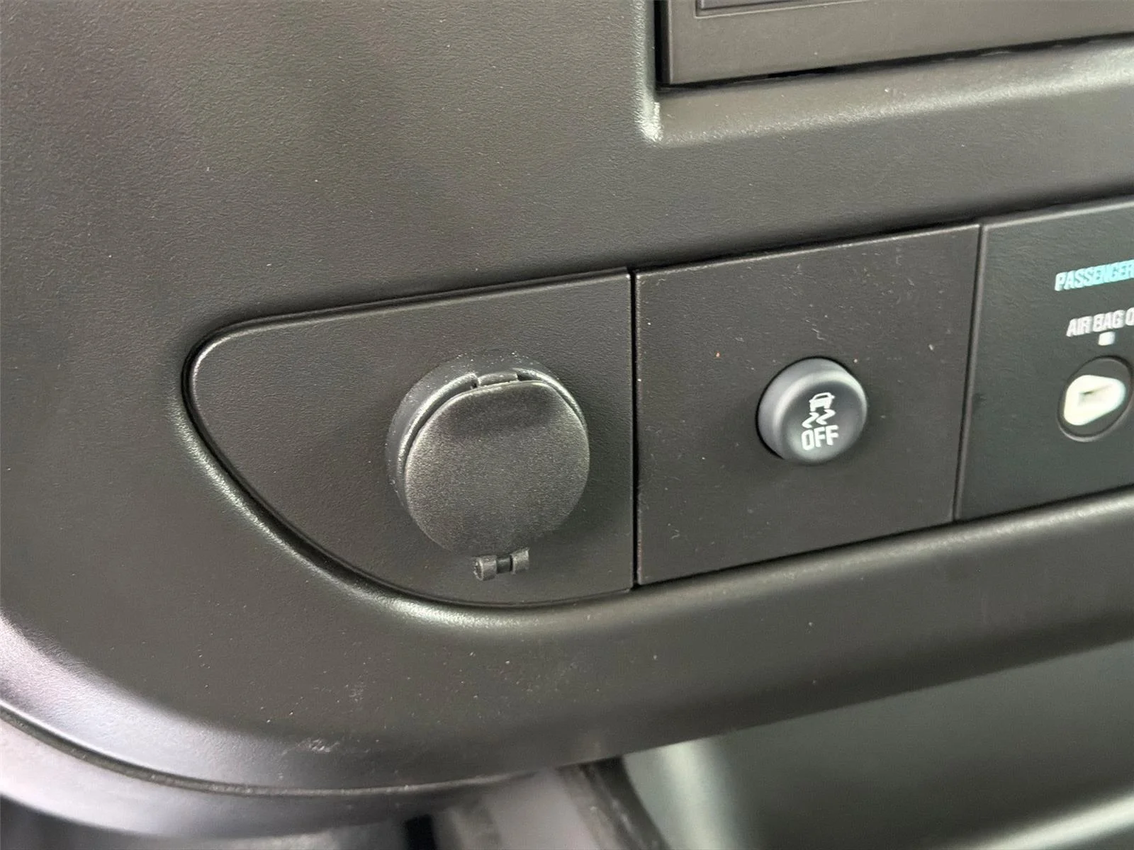 2026 GMC Savana Cargo Work Van - Photo 23