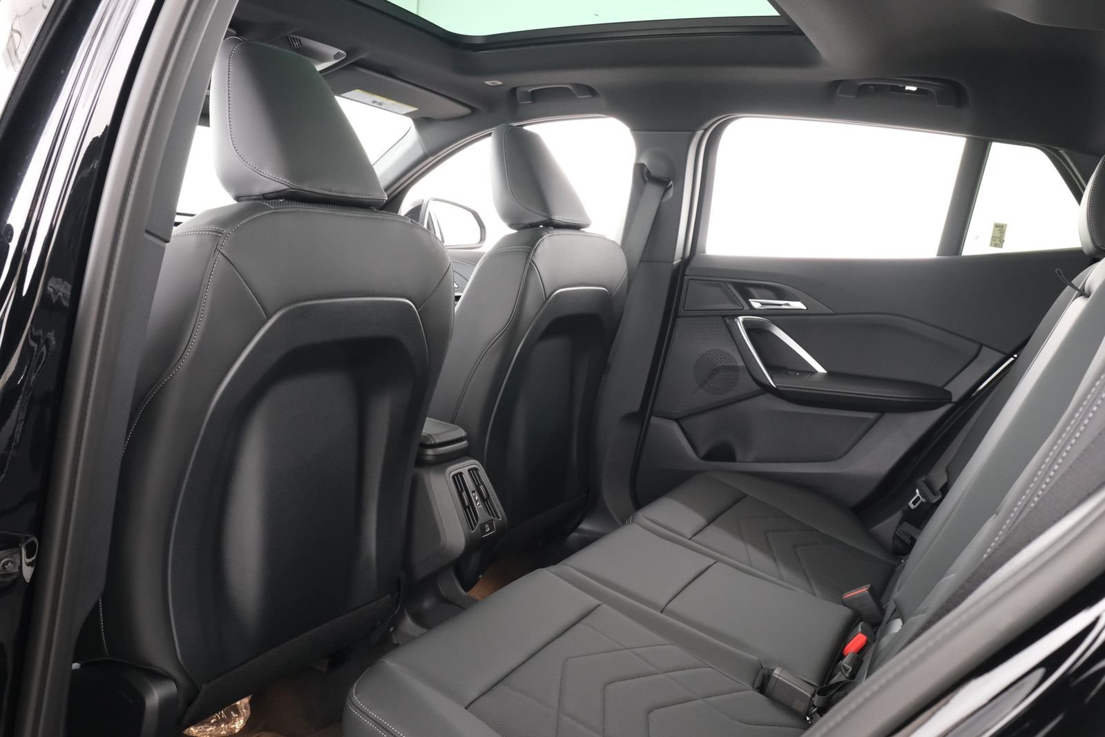 New 2026 Jet Black BMW xDrive28i image 32