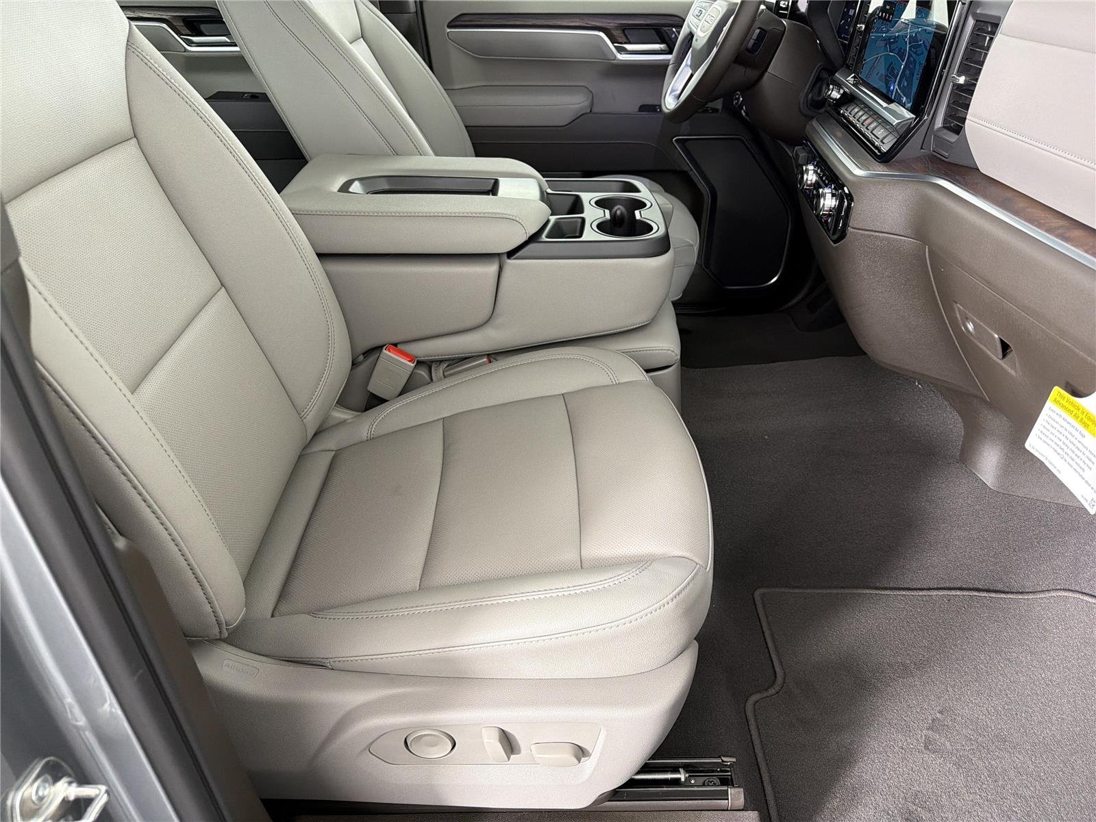 2026 GMC Sierra 1500 SLT - Photo 11