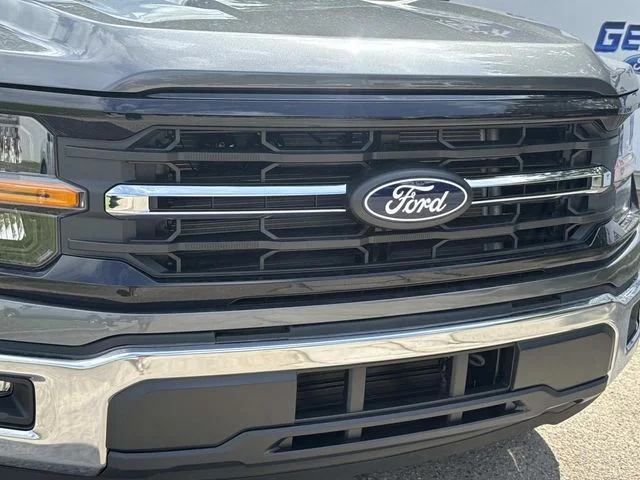 New 2026 Carbonized Gray Metallic Ford XLT image 3