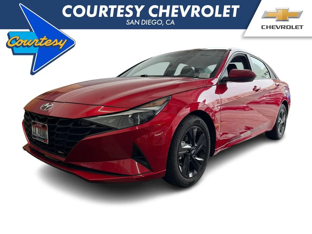 Used 2023 Red Hyundai SEL image 1