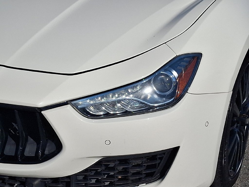 Used 2019 White Maserati S Q4 image 9