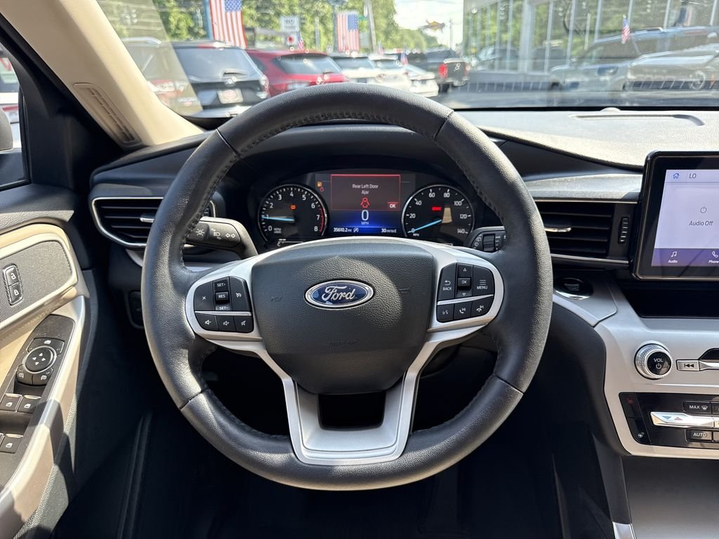 Used 2023 Black Ford XLT image 15