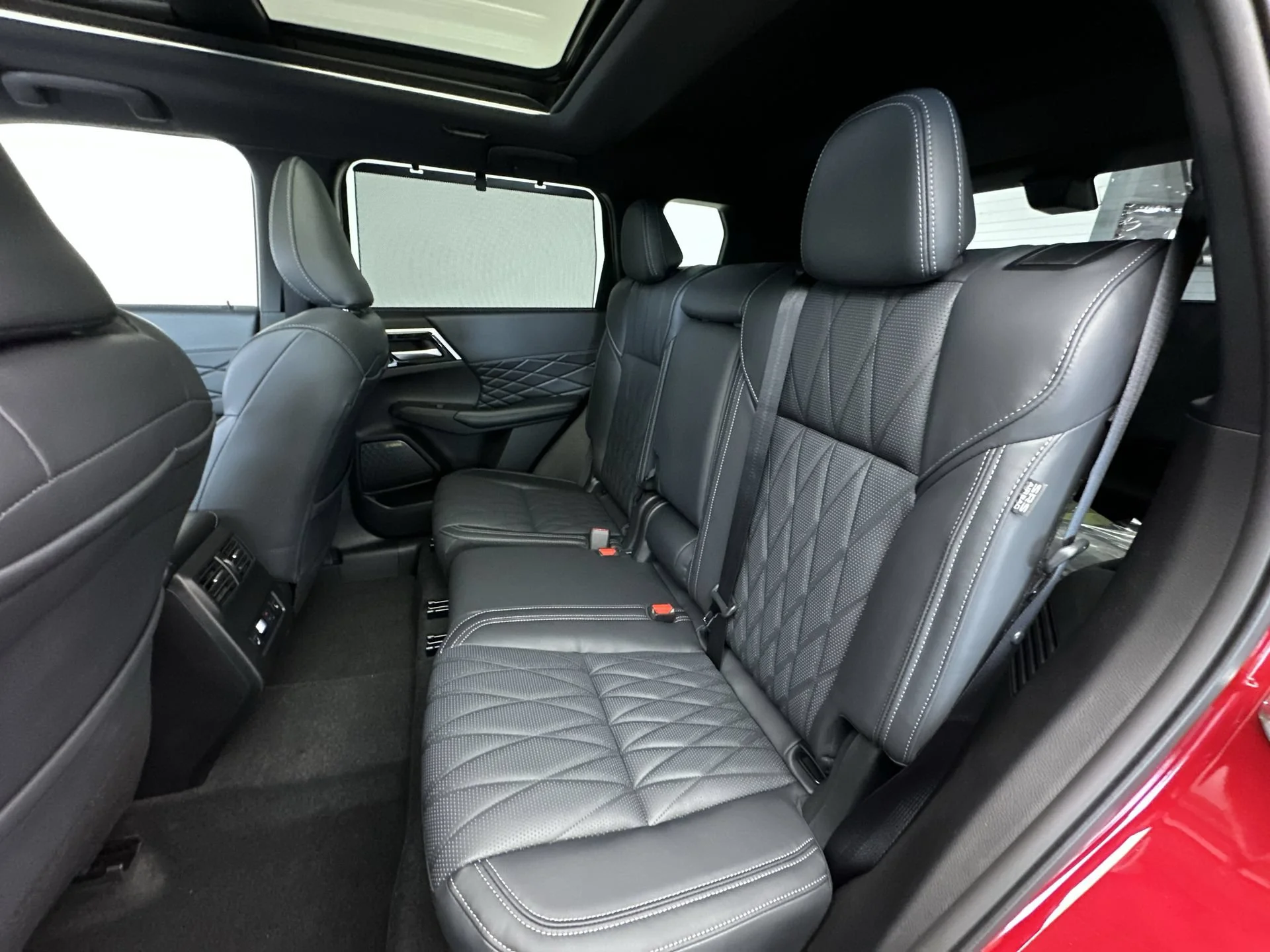 New 2026 Red Diamond Mitsubishi BLACK EDITION S-AWC image 23