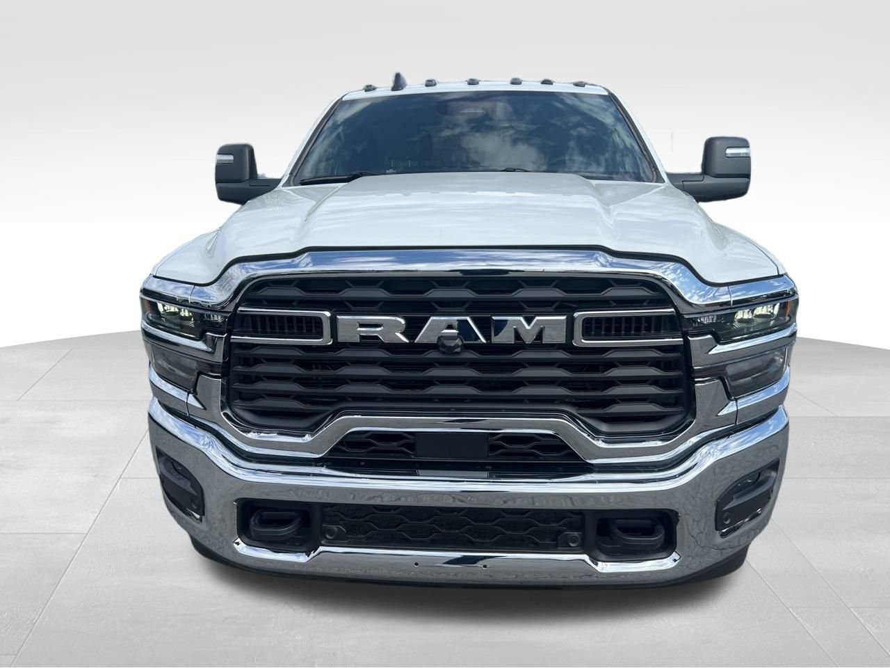 New 2026 Bright White Clear-Coat Exterior Paint RAM Tradesman image 9