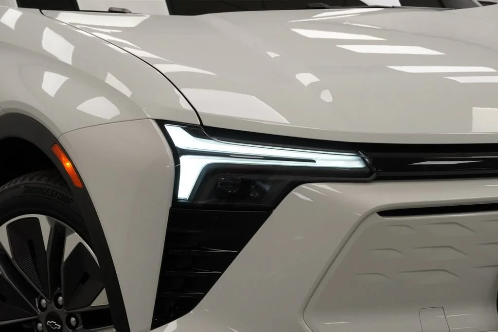 New 2026 Summit White Chevrolet LT image 30