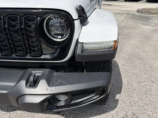 Used 2024 White Jeep Willys image 8