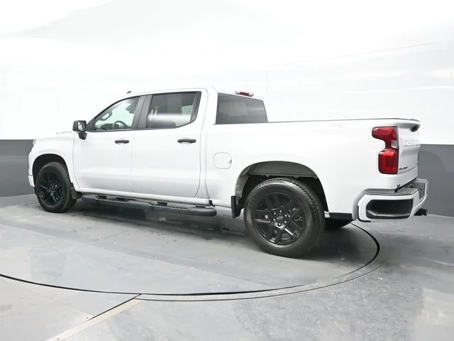 Used 2024 White Chevrolet Custom image 3