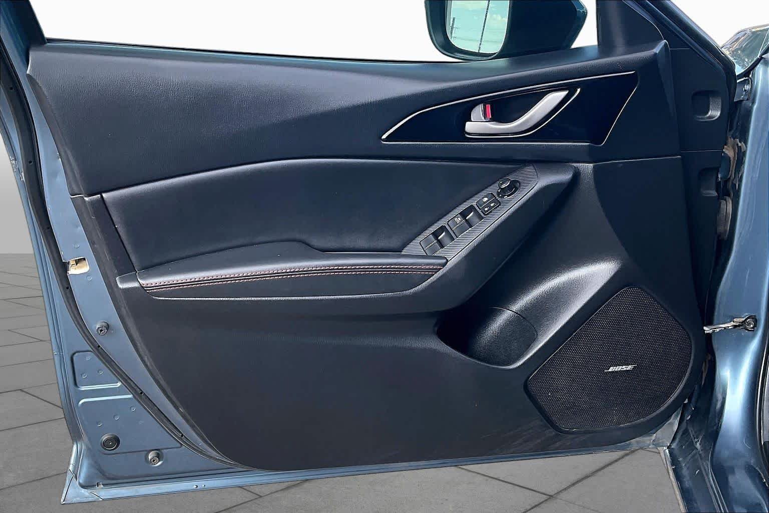 Used 2016 Blue Reflex Mica Mazda i Grand Touring image 20