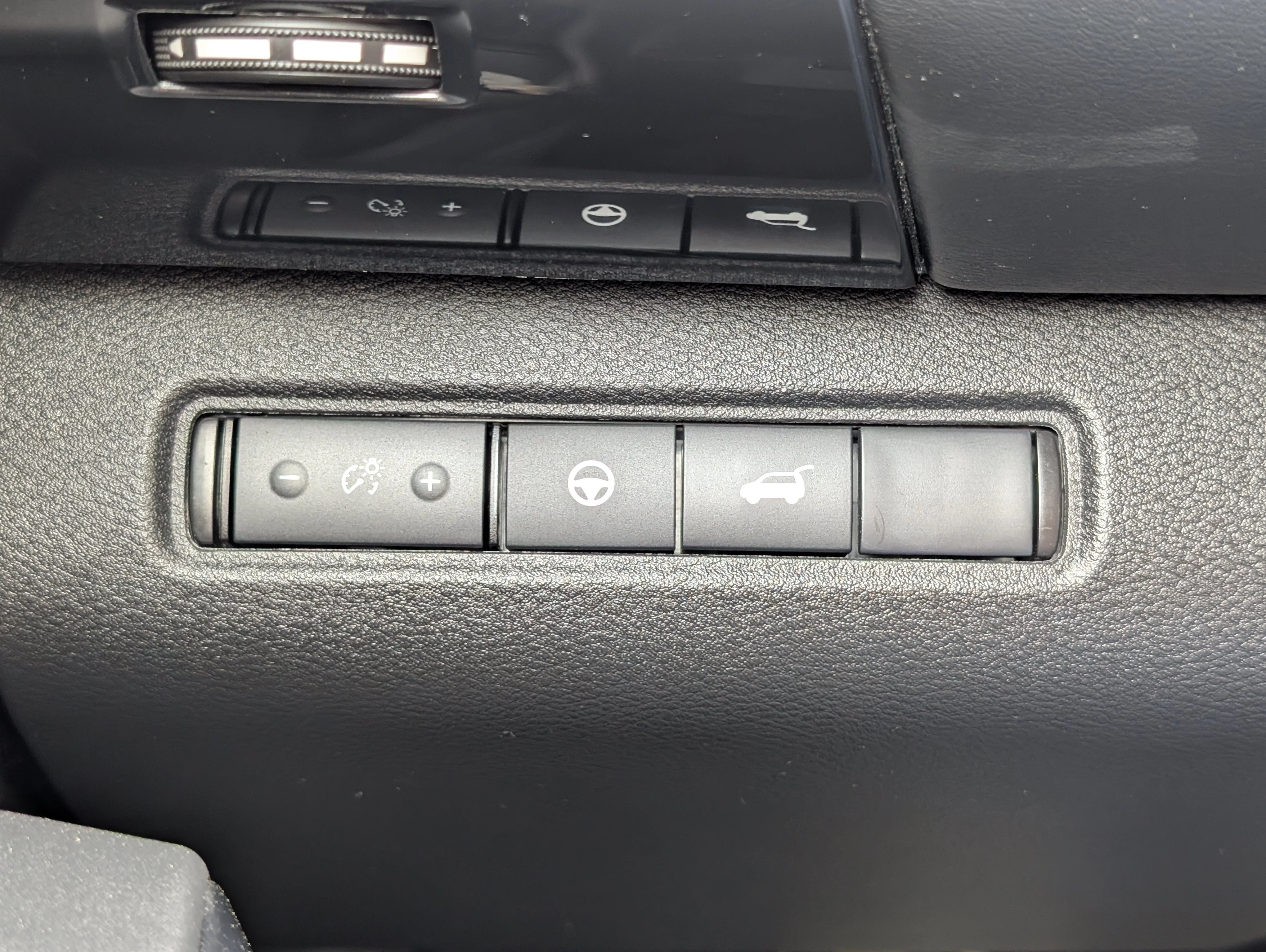 Used 2024 Gun Metallic Nissan SV image 27