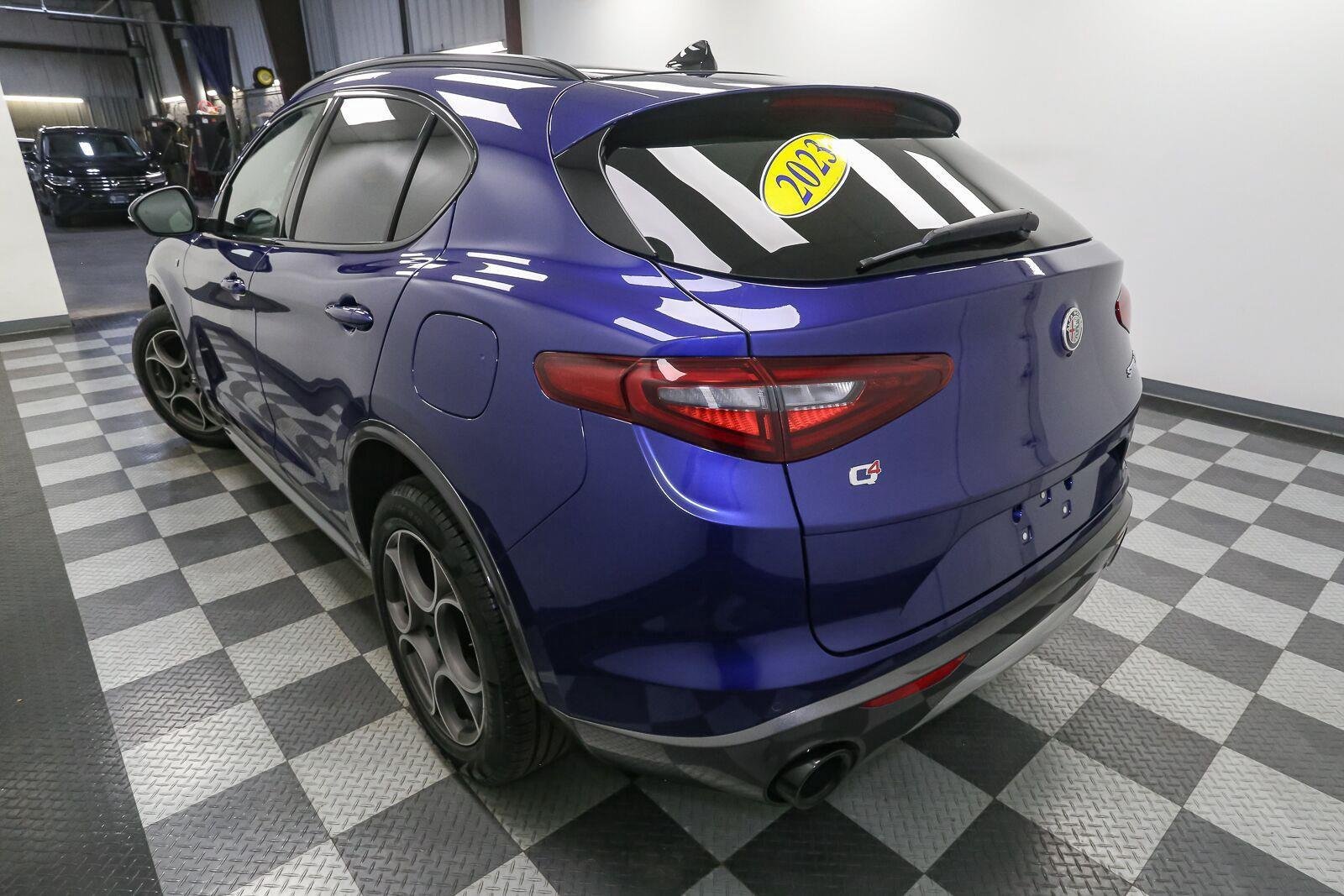 Used 2023 Anodized Blue Metallic Alfa Romeo Ti image 10