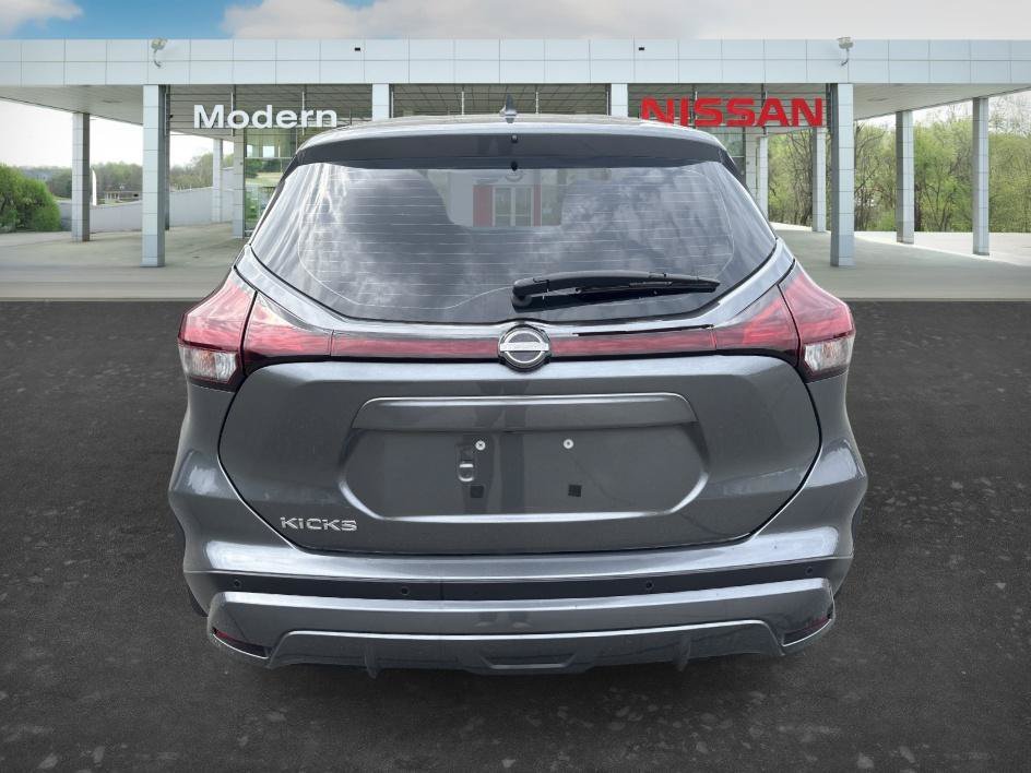 Certified Used 2024 Gun Metallic Nissan S image 4