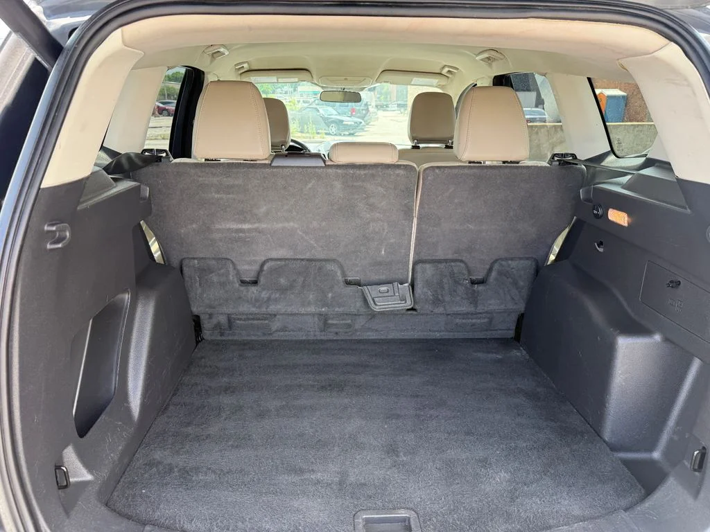 Used 2019 Gray Ford SEL image 28