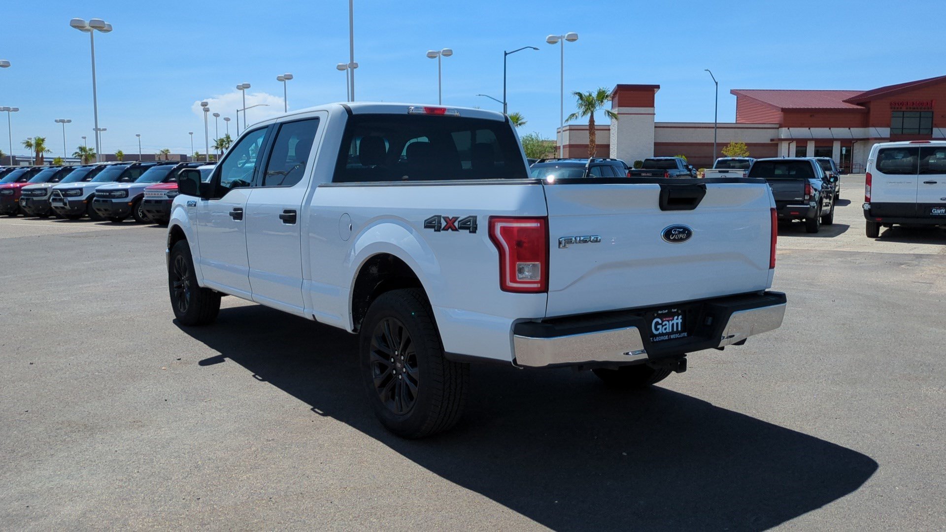 Used 2017 Ehite Ford XL image 5