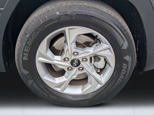 Used 2024 Black Hyundai SEL image 11