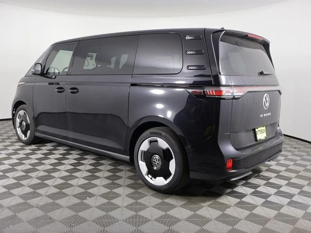 New 2025 Deep Black Pearl Volkswagen Pro S image 4