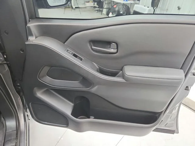 Used 2022 Gray Nissan S image 34