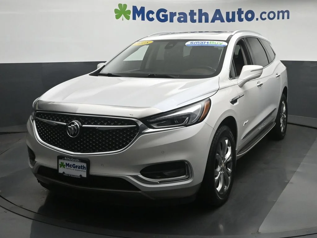 Used 2018 White Buick Avenir image 26