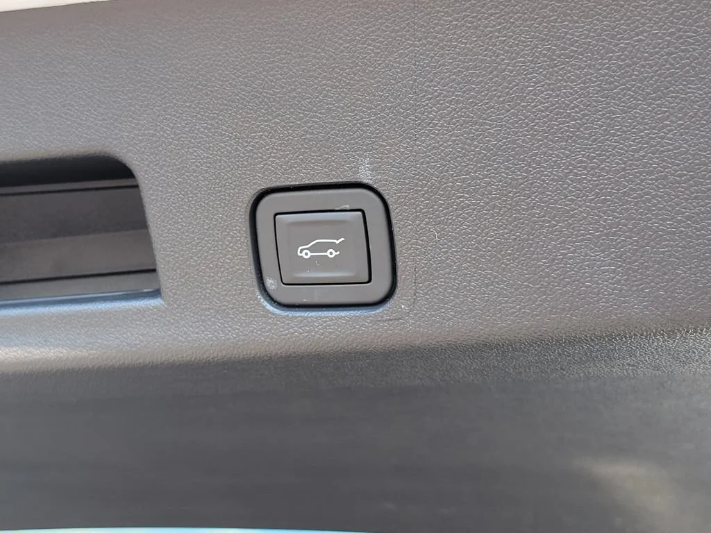 Used 2026 Glacier White Tricoat GMC Denali image 13