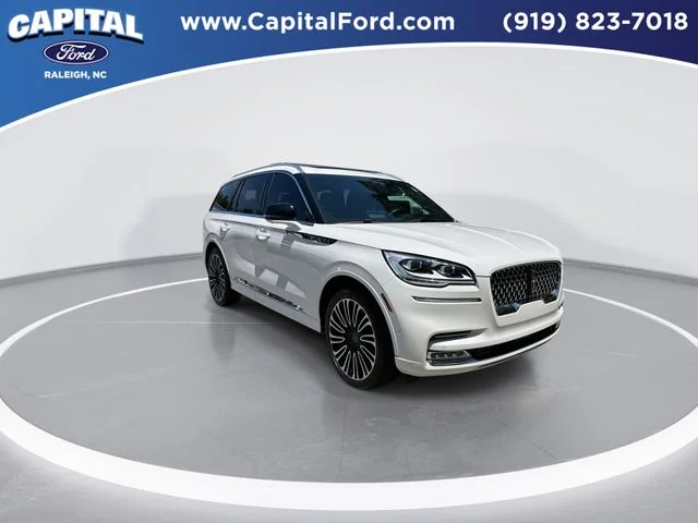 Used 2024 White Lincoln Black Label image 2