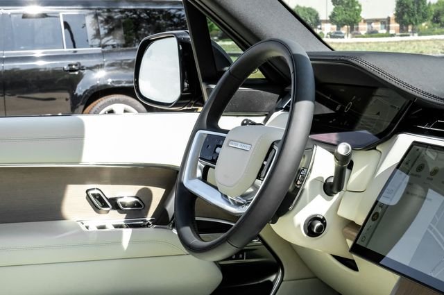 New 2027 Varesine Blue Land Rover SE image 18