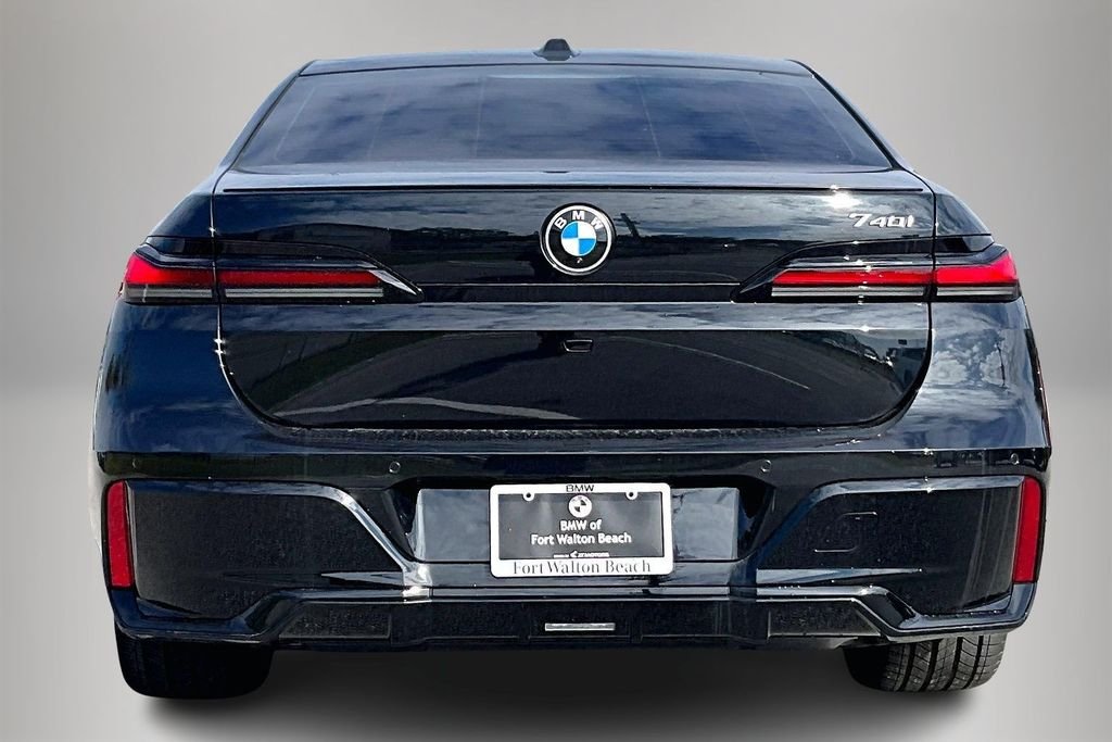 2026 BMW 7 Series 740i - Photo 3