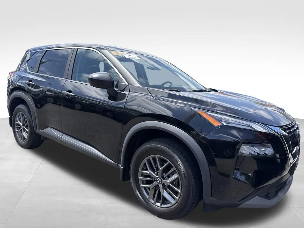 Used 2023 Black Nissan S image 7