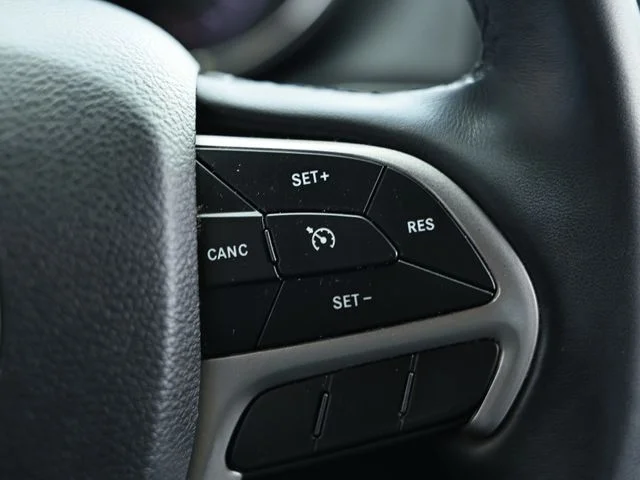 Used 2019 Bright White Clearcoat Jeep Limited image 33