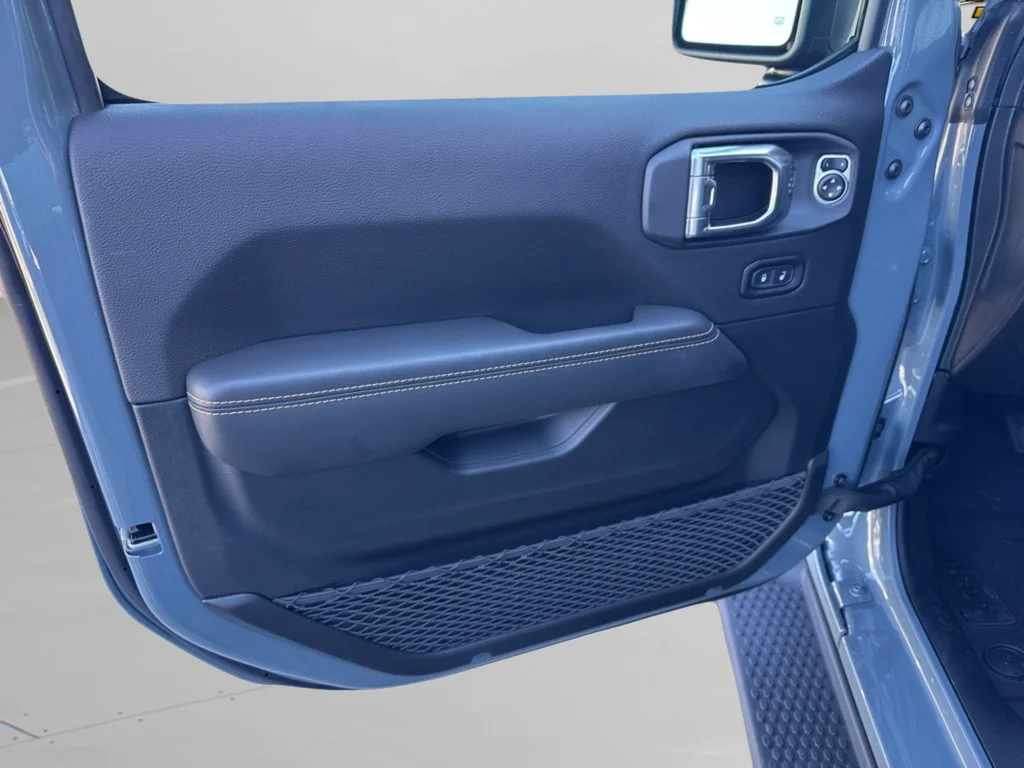 New 2026 Anvil Clear-Coat Exterior Paint Jeep Sahara image 22