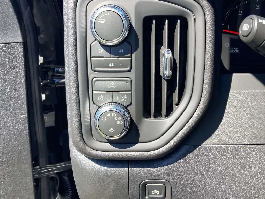 New 2026 Onyx Black GMC Pro image 25
