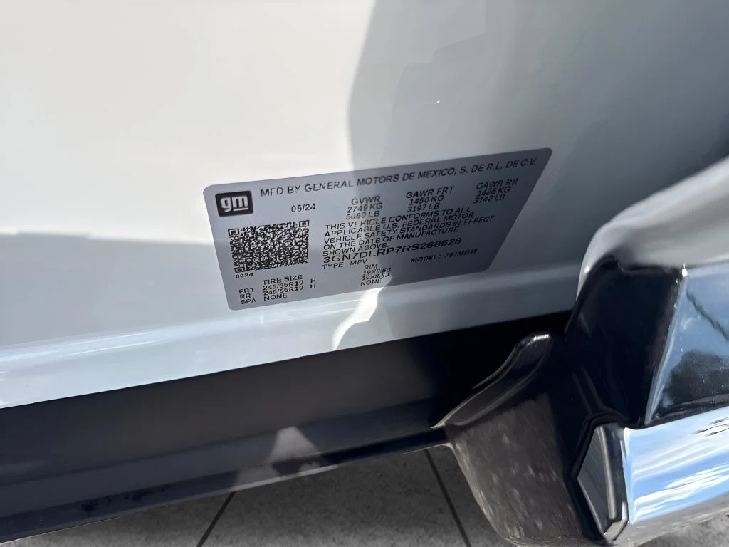 Used 2024 White Chevrolet LT image 30