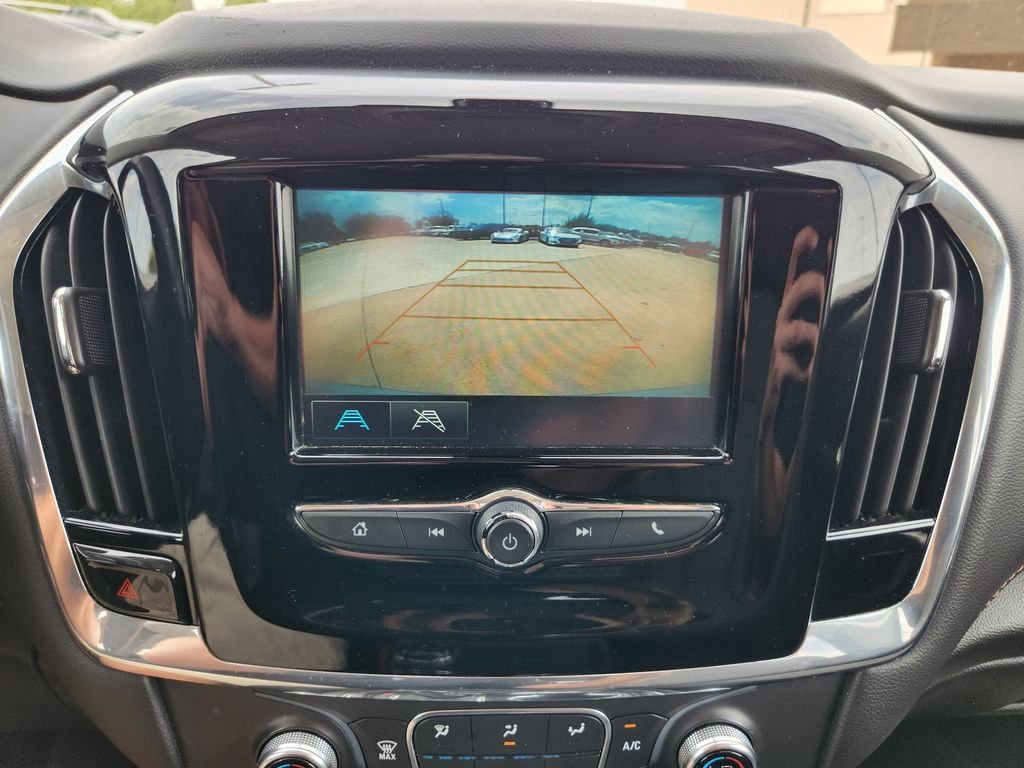 Used 2019 Silver Ice Metallic Chevrolet LT Cloth image 17