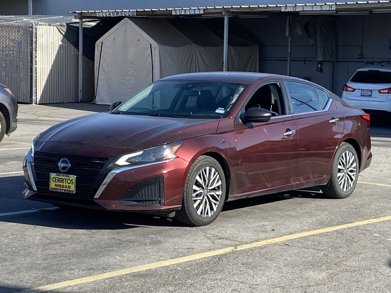 Used 2025 Garnet Pearl Nissan 2.5 SV image 1