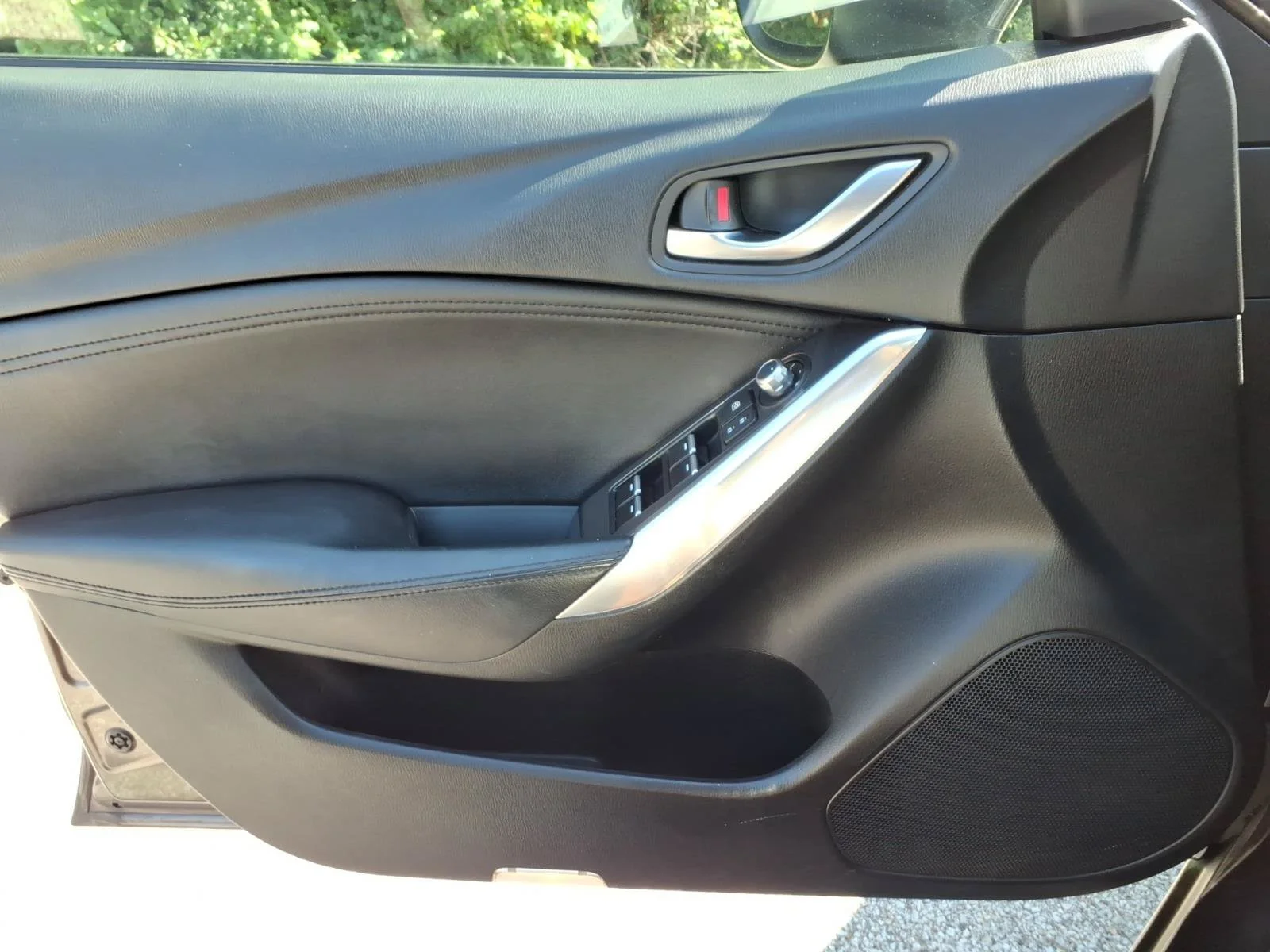Used 2016 Titanium Flash Mica Mazda i Touring image 23