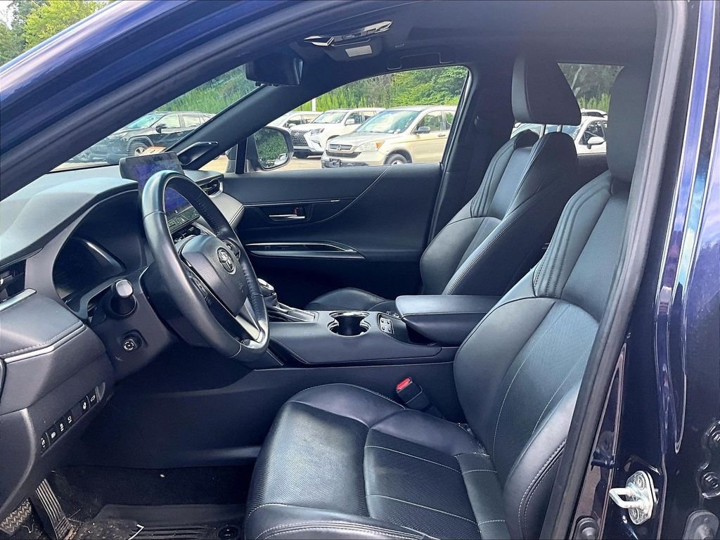 Used 2023  Toyota Limited image 4