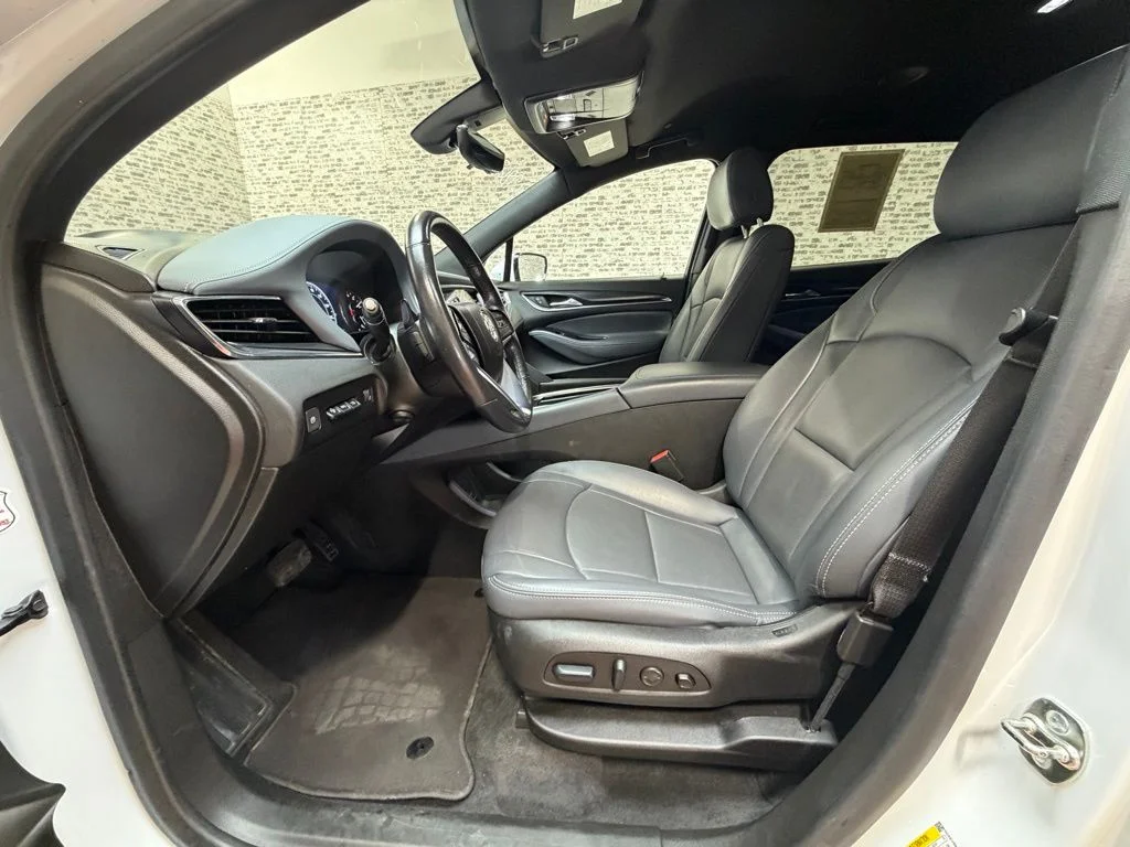 Used 2024 White Buick Premium Group image 21
