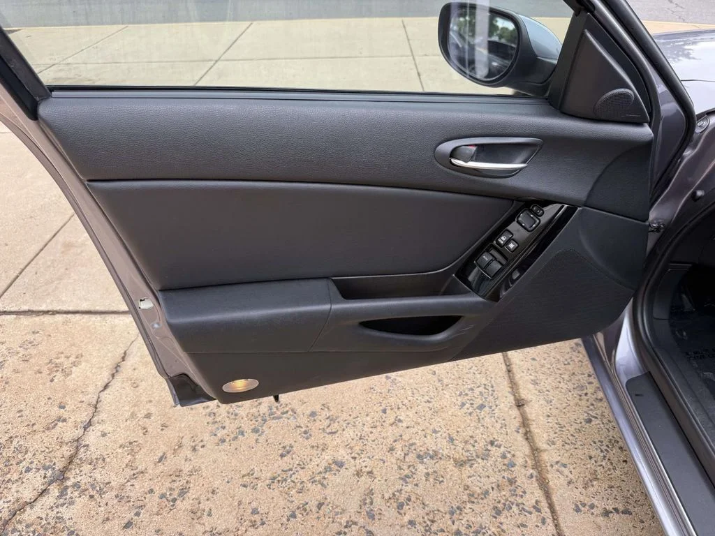 Used 2005 Gray Mazda Sport image 30