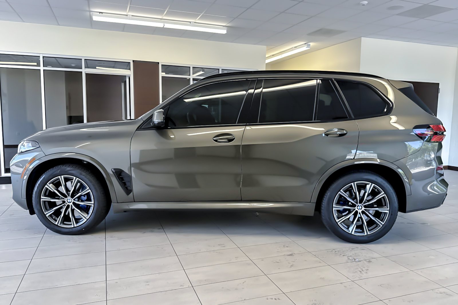 Used 2026 Manhattan Green Metallic BMW xDrive40i image 7