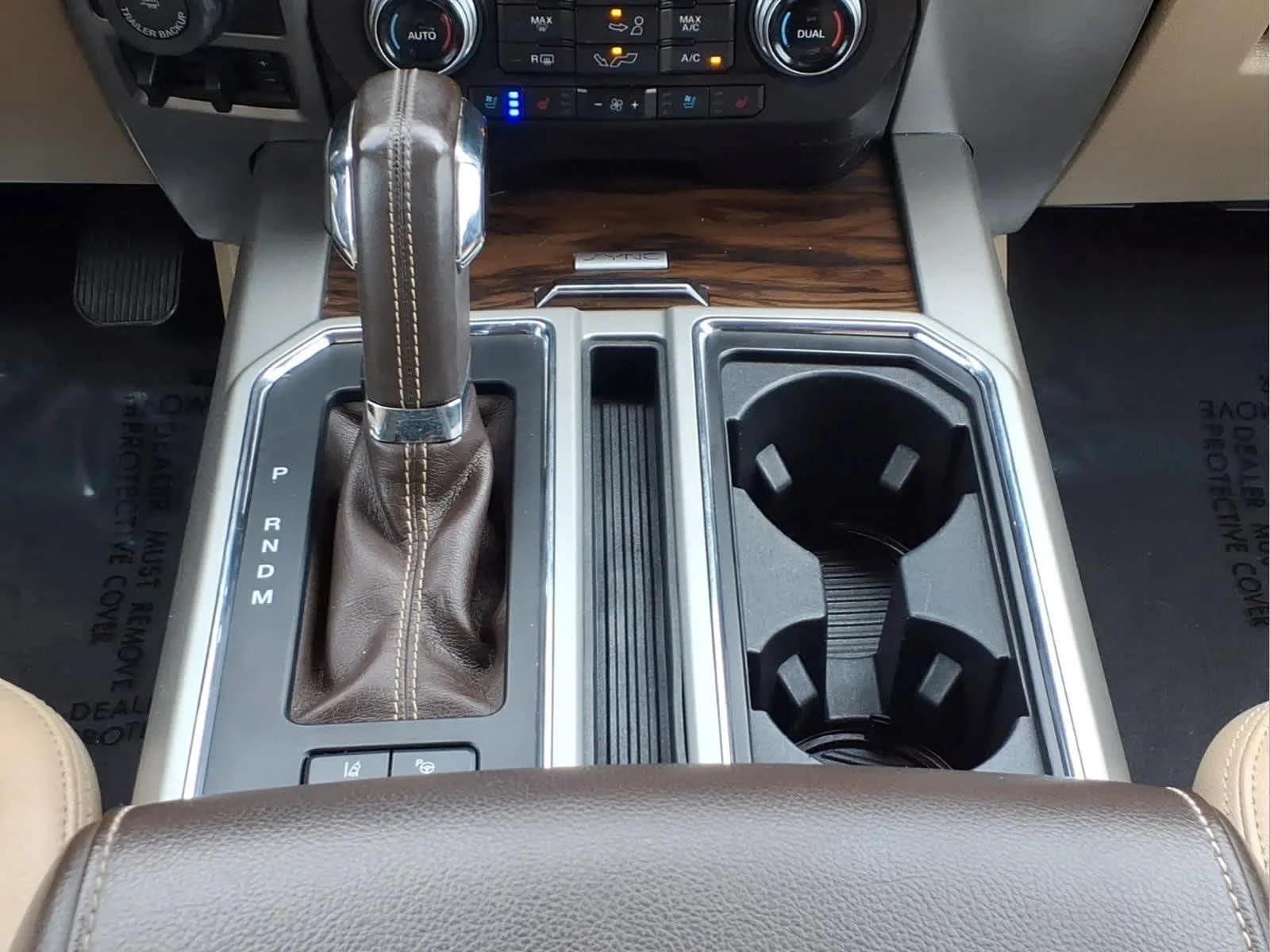 Used 2018 Magma Red/Stone Gray Ford LARIAT image 26