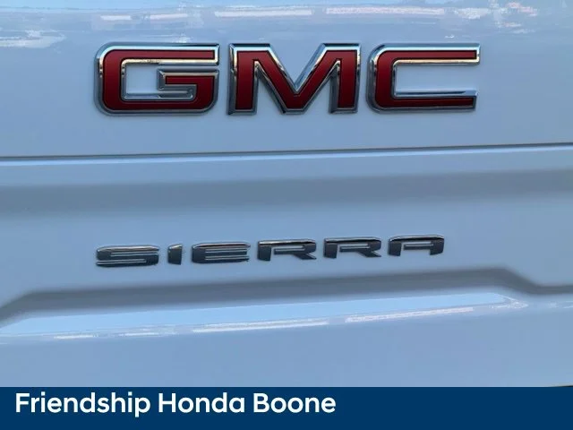 Used 2025 White GMC AT4 image 11