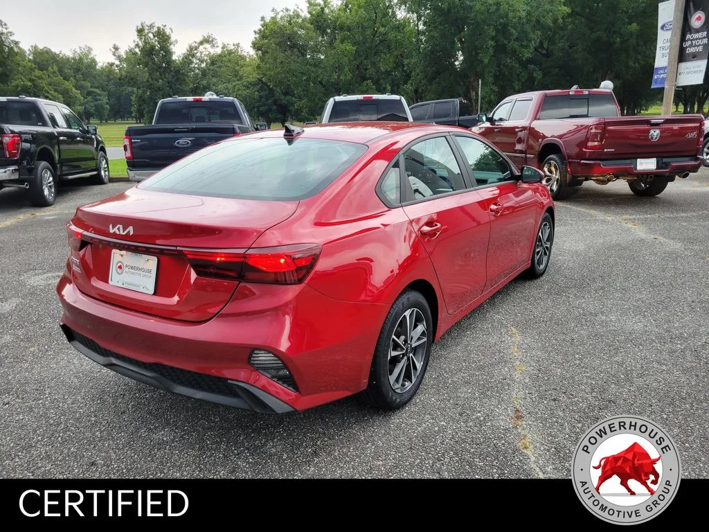 Used 2024 Red Kia LXS image 5