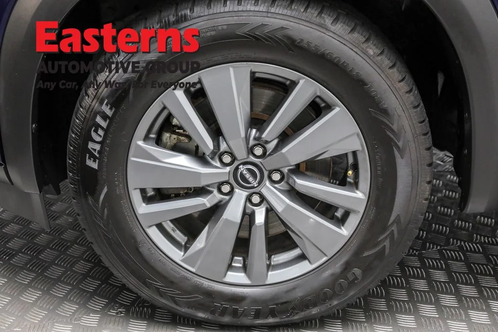 Used 2022 Blue Nissan S image 31