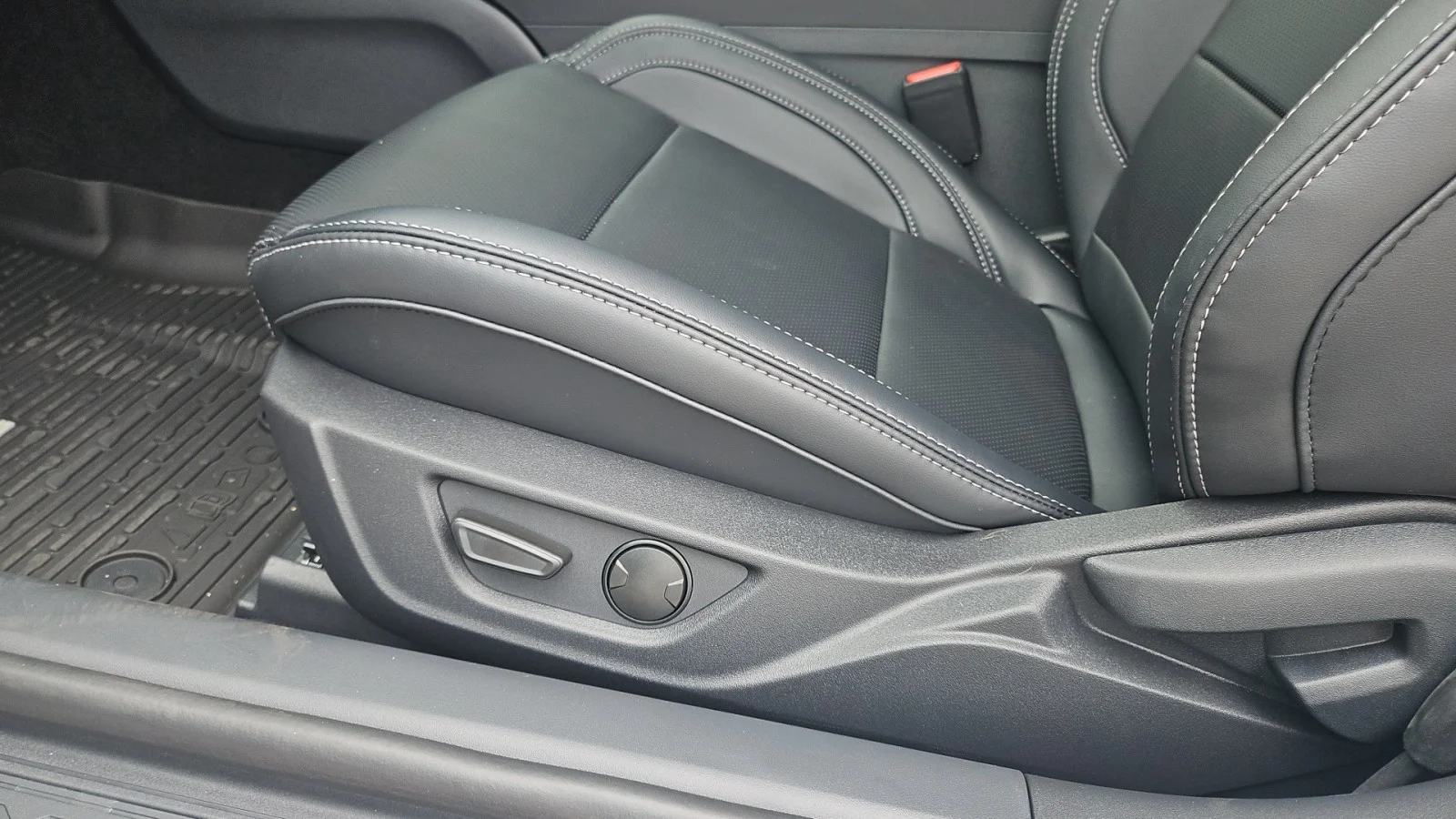 New 2026 Avalanche Gray Ford EcoBoost Premium image 11
