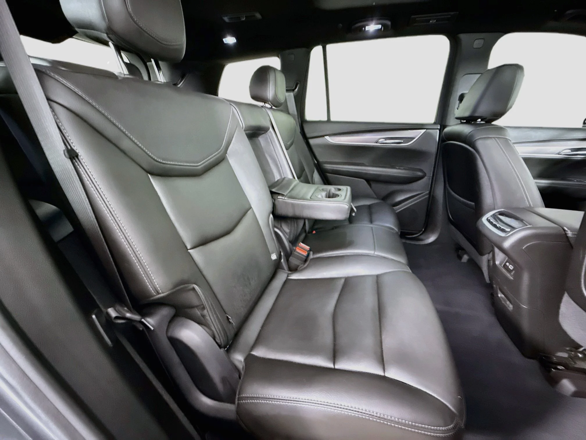 Used 2021 SATIN STEEL METALLIC Cadillac Luxury image 30
