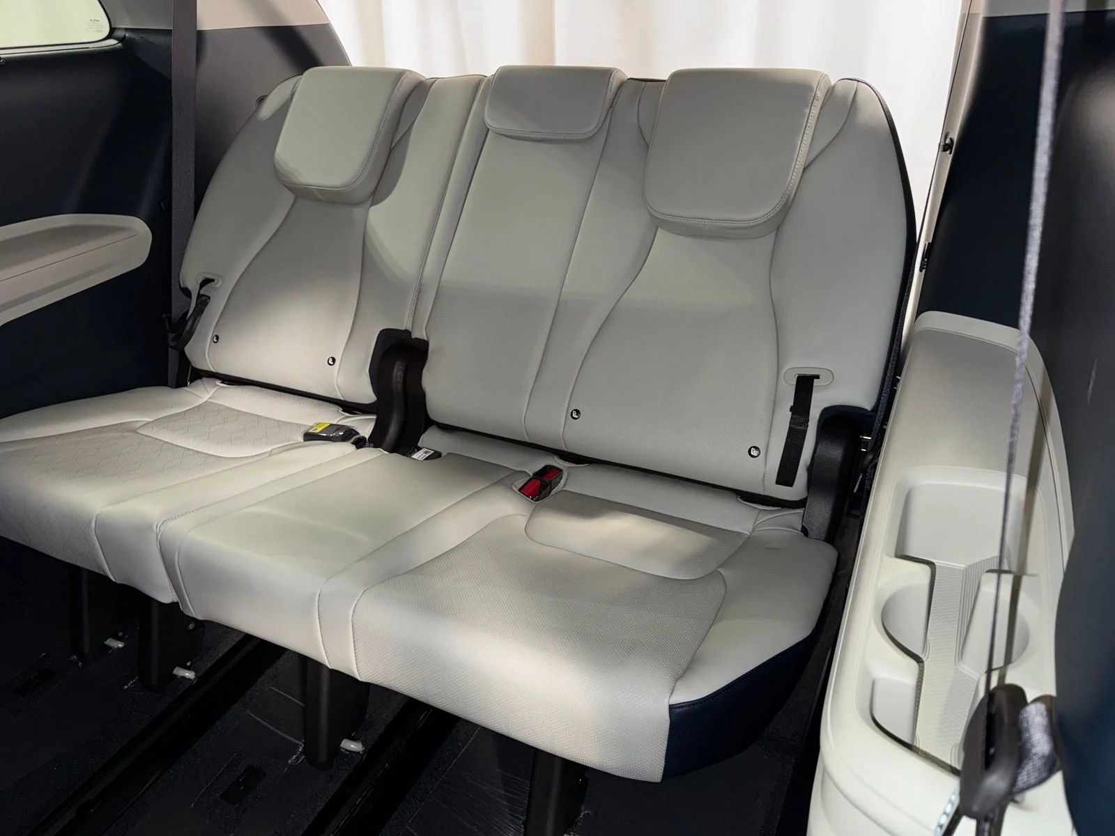 New 2026 Ivory Kia EX image 25