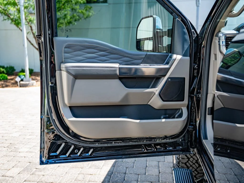 Used 2025 Agate Black Metallic Ford Platinum image 21