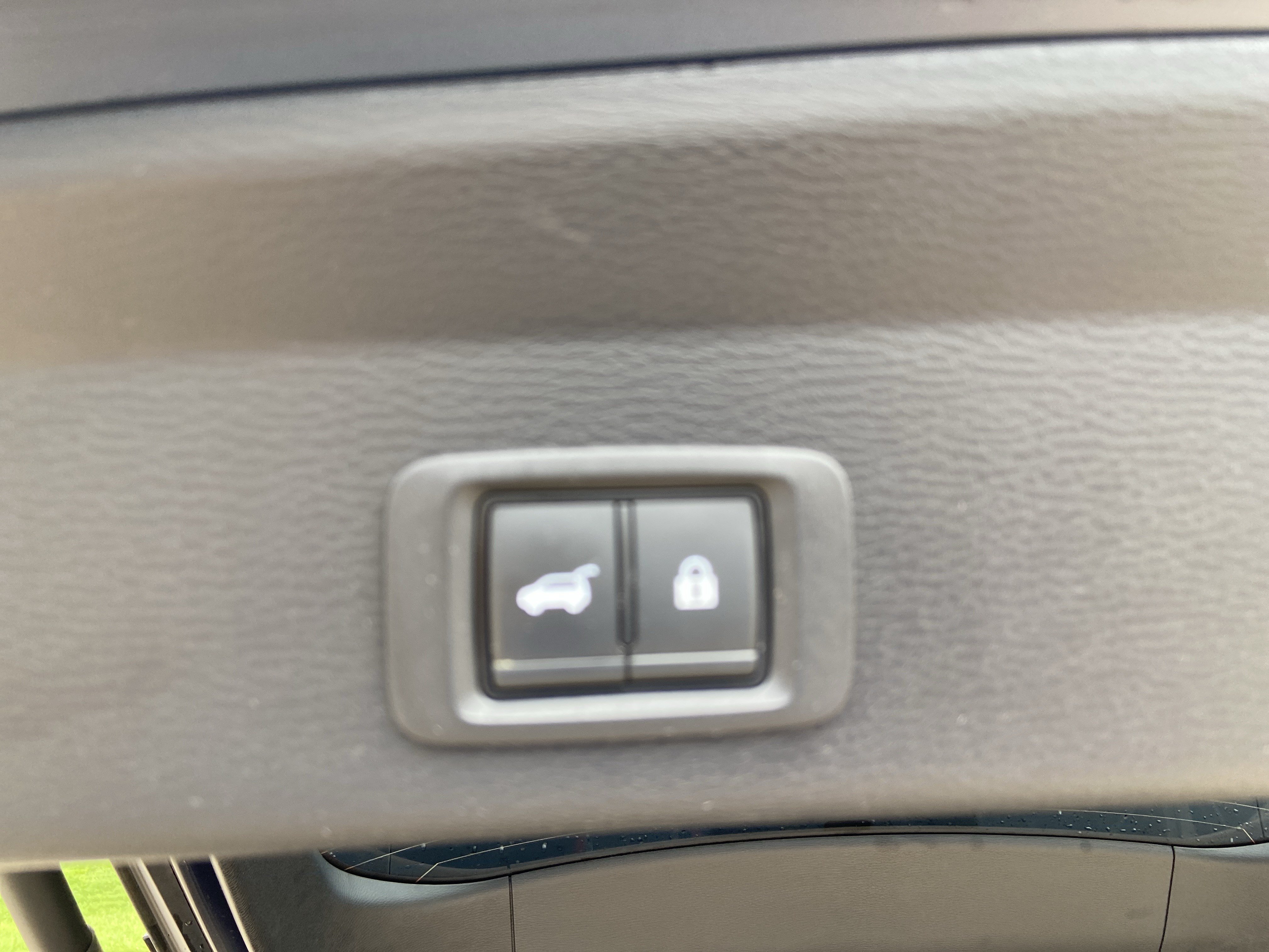 Used 2023 Cosmic Blue Metallic Mitsubishi SE image 9